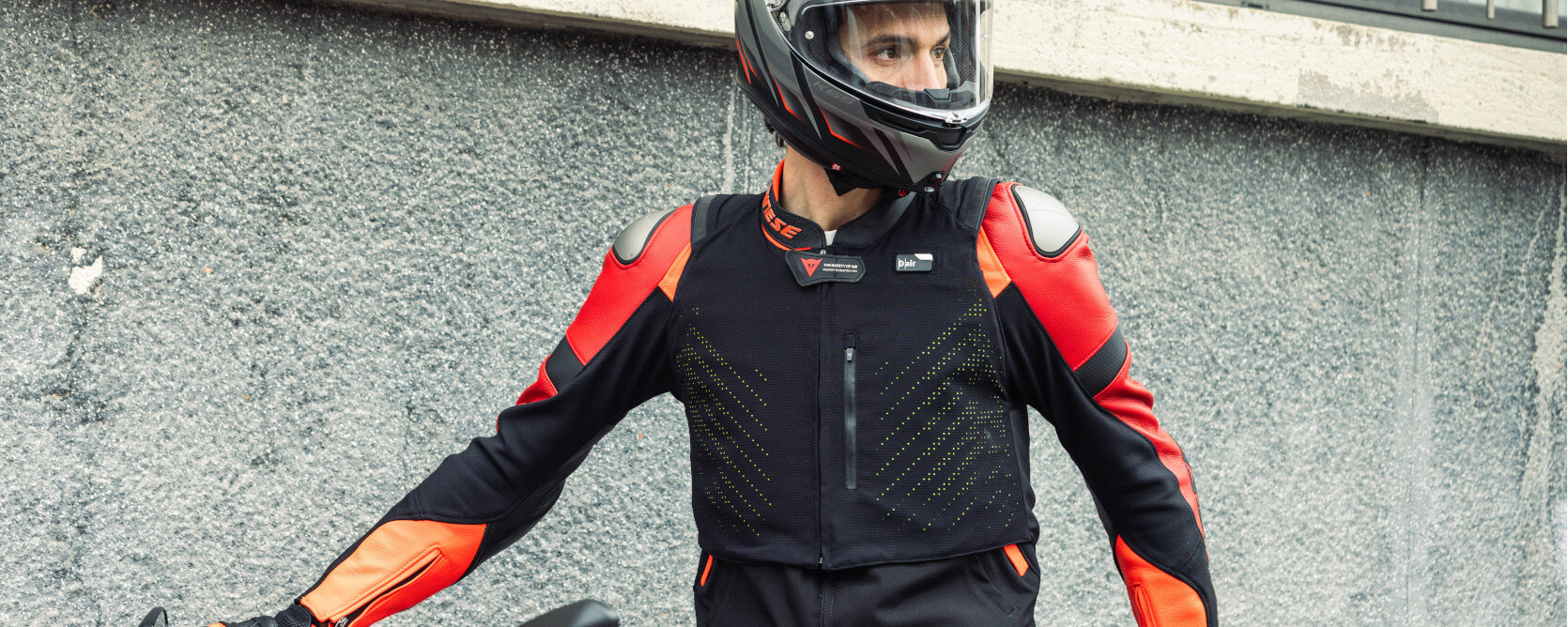 Dainese Smart Air – how does the lightest motorcycle airbag vest work?